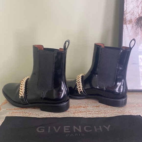 Givenchy Chain Leather Chelsea Boot - Picture 4 of 6
